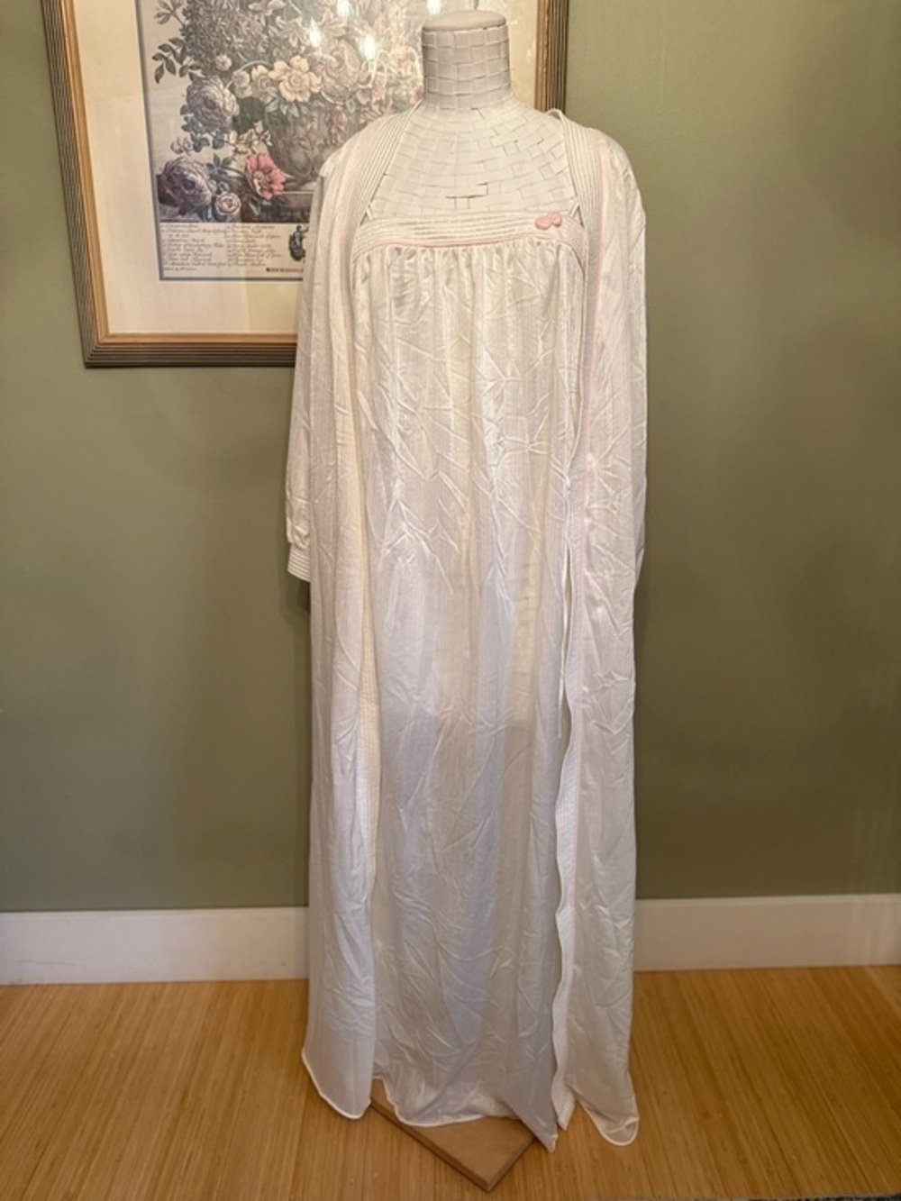 VTG 80s Slumber Suzy 2pc Peignoir Set - Liquid Nylon Maxi Gown & Robe